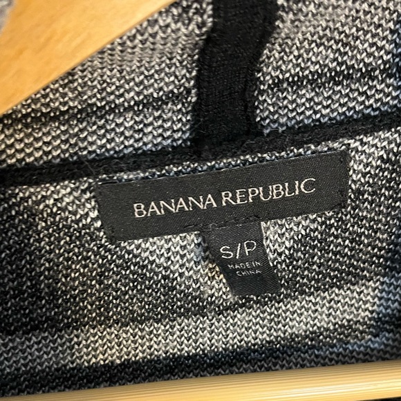 Banana Republic cardigan shawl, merino wool. - Picture 5 of 9
